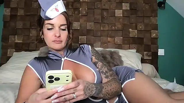 AmyStone   online show from 03-25-26, 05:56