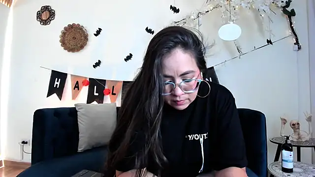 alissonbronw     online show from 10-15-25, 08:06