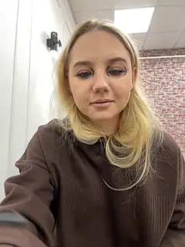 Sky Cutie online show from 10-31-25, 05:04