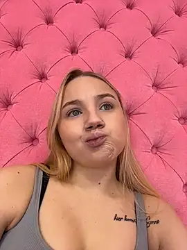 Sky Cutie online show from 02-24-26, 07:42