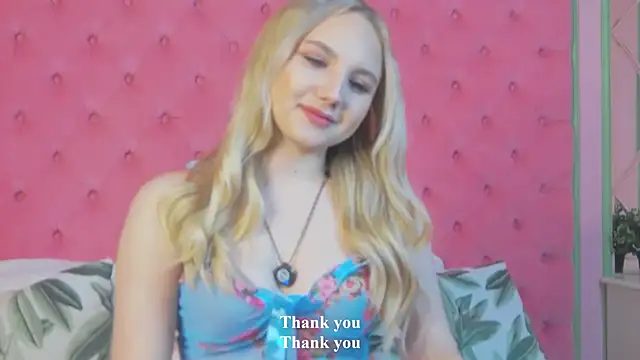 Snapshot of Sky_Cutie chatting on 09-27-25, 04:40 Sky Cutie online show from 09-27-25, 04:40