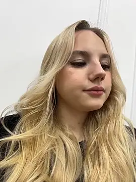 Sky Cutie online show from 11-27-25, 04:24