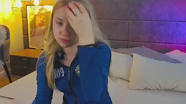 Sky Cutie online show from 04-18-26, 04:26