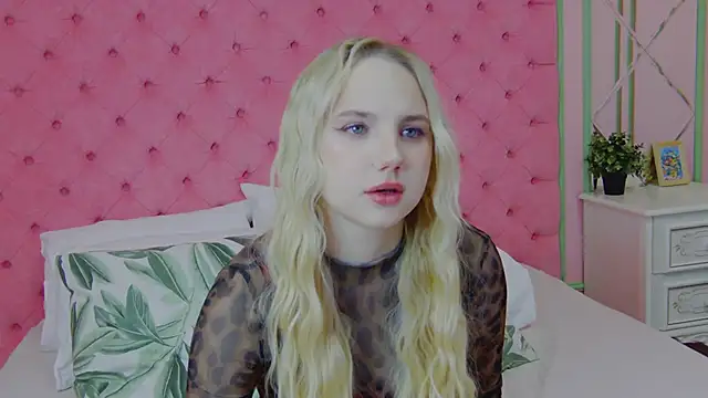 Sky Cutie online show from 02-22-26, 04:48