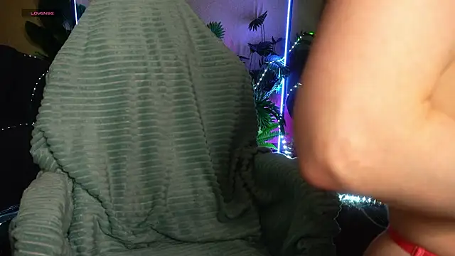 Snapshot of AnitaVon chatting on 02-08-26, 04:21 AnitaVon online show from 02-08-26, 04:21