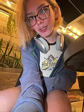 Snapshot of SweetBunnyGF chatting on 05-25-26, 01:05 SweetBunnyGF online show from 05-25-26, 01:05