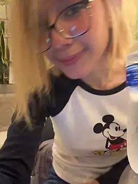 Snapshot of SweetBunnyGF chatting on 06-02-26, 11:16 SweetBunnyGF online show from 06-02-26, 11:16