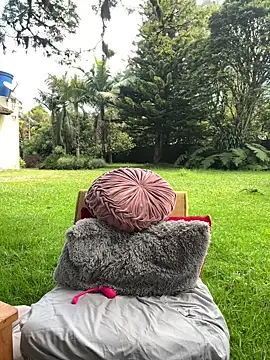 Snapshot of AliceMrtnz chatting on 02-20-26, 05:59 AliceMrtnz online show from 02-20-26, 05:59