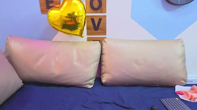 Victoria Fallon online show from 10-24-25, 09:25