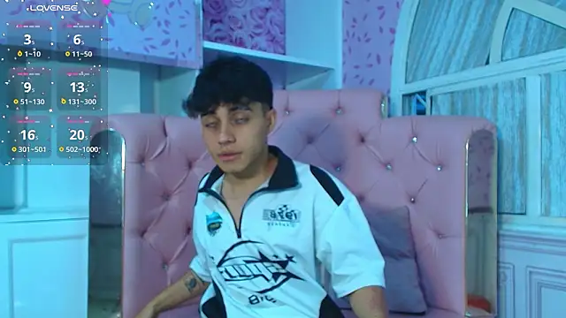 Snapshot of Dani_rivass chatting on 02-14-26, 11:32 Dani rivass online show from 02-14-26, 11:32