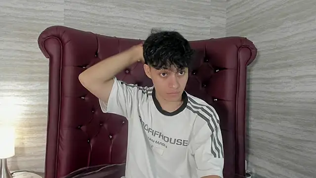 Snapshot of Dani_rivass chatting on 02-15-26, 11:31 Dani rivass online show from 02-15-26, 11:31