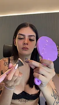 Snapshot of AliceRitter chatting on 12-18-25, 05:17 AliceRitter online show from 12-18-25, 05:17