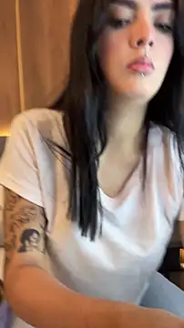 Snapshot of AliceRitter chatting on 11-11-25, 05:30 AliceRitter online show from 11-11-25, 05:30