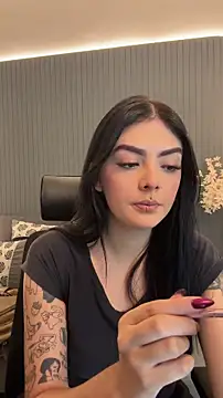 Snapshot of AliceRitter chatting on 12-14-25, 05:29 AliceRitter online show from 12-14-25, 05:29