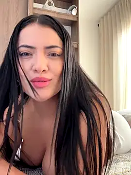Snapshot of Lu090_ chatting on 10-17-25, 02:41 Lu090  online show from 10-17-25, 02:41
