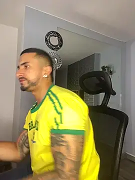 Snapshot of ALEXXX_KING chatting on 09-11-25, 08:20 ALEXXX KING online show from 09-11-25, 08:20