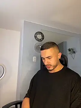 Snapshot of ALEXXX_KING chatting on 09-20-25, 07:41 ALEXXX KING online show from 09-20-25, 07:41