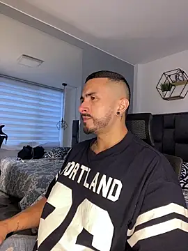 Snapshot of ALEXXX_KING chatting on 10-04-25, 12:28 ALEXXX KING online show from 10-04-25, 12:28