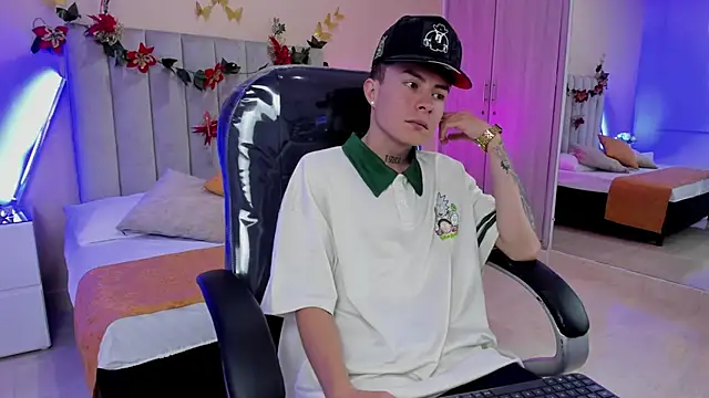 Nascary Fox online show from 12-20-25, 07:28