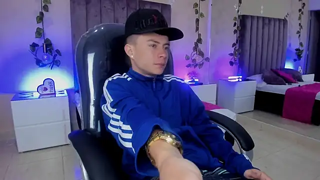 Nascary Fox online show from 11-08-25, 12:09