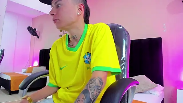 Nascary Fox online show from 11-29-25, 07:58