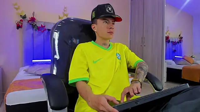 Nascary Fox online show from 12-22-25, 07:25