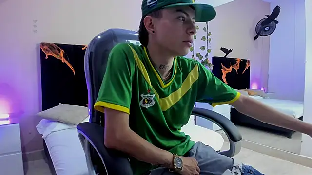 Nascary Fox online show from 10-27-25, 08:10