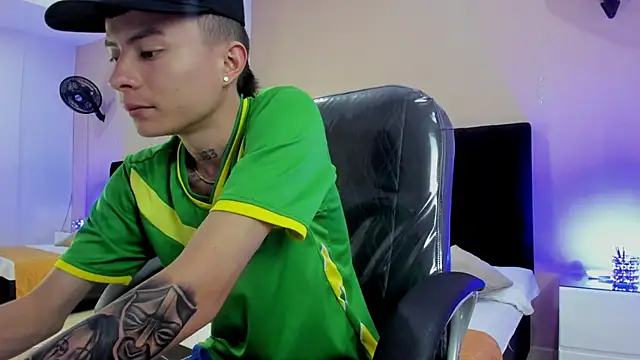 Nascary Fox online show from 11-12-25, 08:01