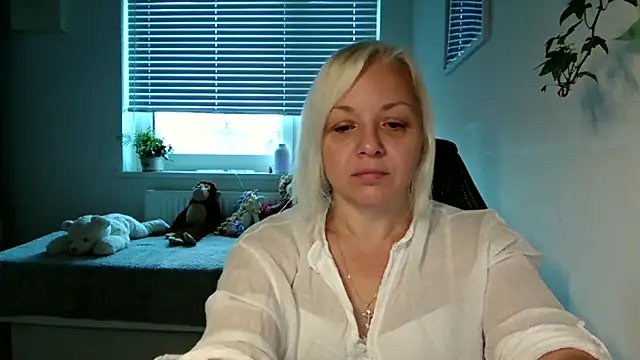 Linsy Kim online show from 11-14-25, 06:39