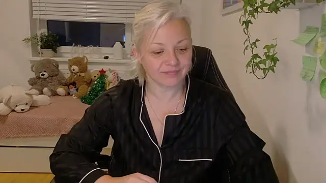 Linsy Kim online show from 01-19-26, 06:06