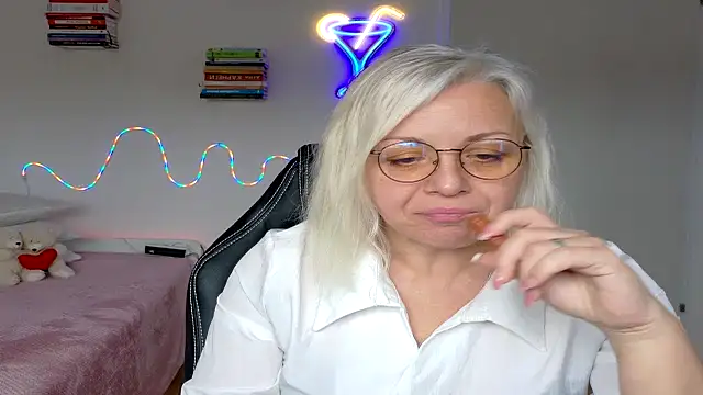 Linsy Kim online show from 03-26-26, 10:02