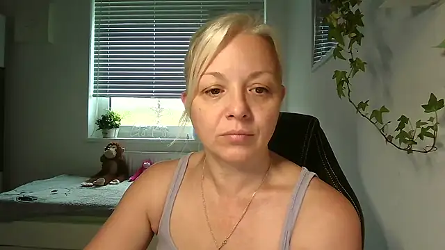 Linsy Kim online show from 11-09-25, 07:01