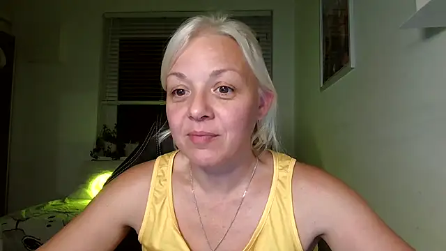 Linsy Kim online show from 09-17-25, 05:59