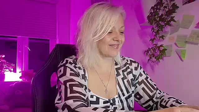 Linsy Kim online show from 03-11-26, 08:25