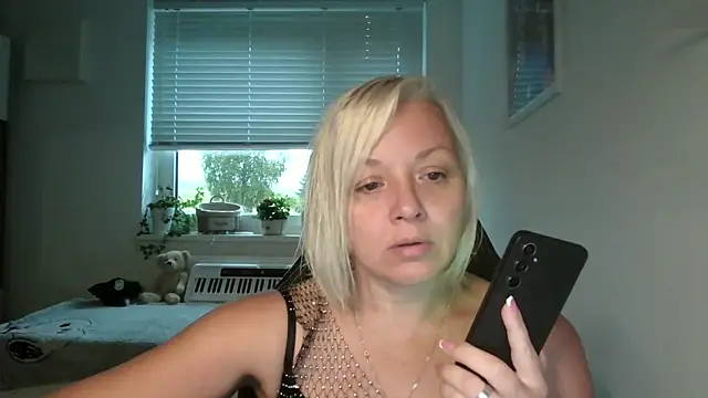 Linsy Kim online show from 10-07-25, 05:41