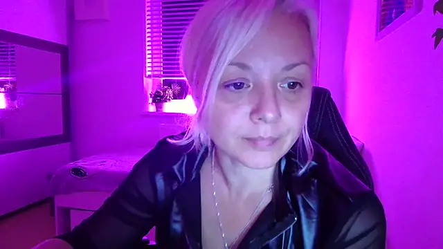 Linsy Kim online show from 10-28-25, 07:46