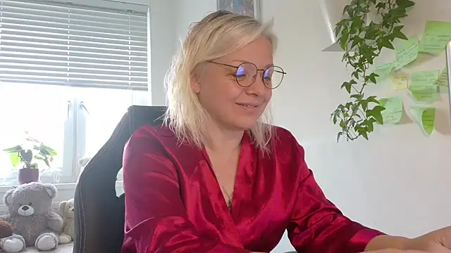 Linsy Kim online show from 03-11-26, 06:29