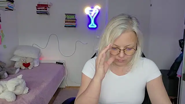 Linsy Kim online show from 04-16-26, 03:35