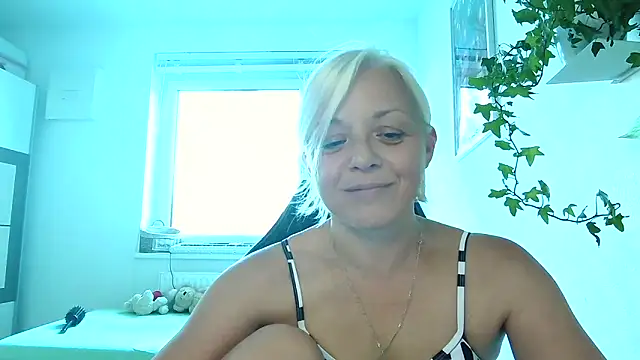 Linsy Kim online show from 09-12-25, 06:35