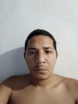 Snapshot of JoaoSalgado chatting on 06-12-26, 11:35 JoaoSalgado online show from 06-12-26, 11:35