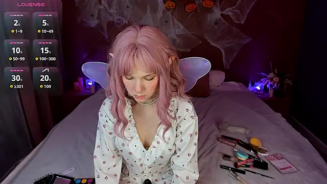 Hina Smith online show from 10-31-25, 11:29