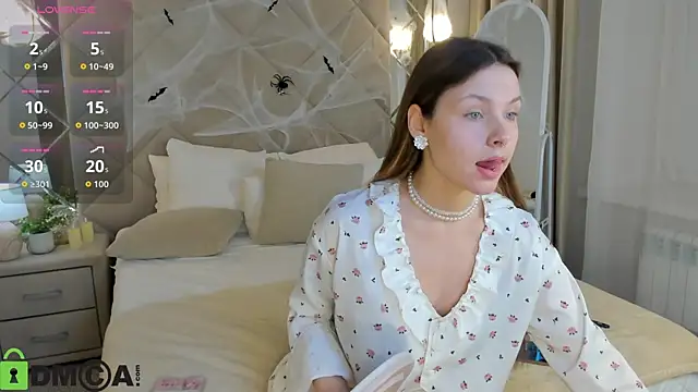 Hina Smith online show from 10-30-25, 11:41