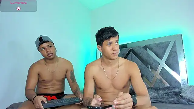 Snapshot of Robertmiller21 chatting on 02-15-26, 12:44 Robertmiller21 online show from 02-15-26, 12:44