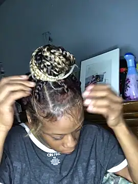 Snapshot of Tishrella6 chatting on 01-15-26, 03:10 Tishrella6 online show from 01-15-26, 03:10