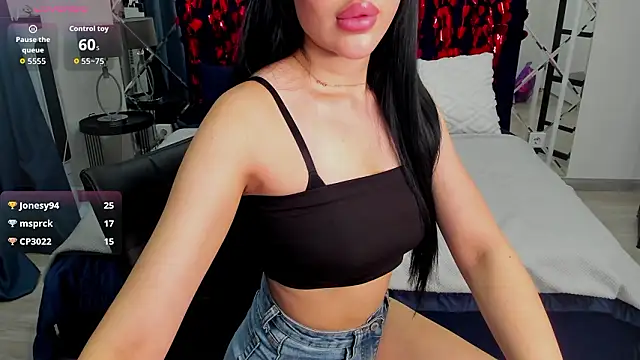 Snapshot of Jennifer_Munoz chatting on 02-15-26, 07:51 Jennifer Munoz online show from 02-15-26, 07:51