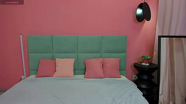 Jennifer Munoz online show from 11-05-25, 01:31