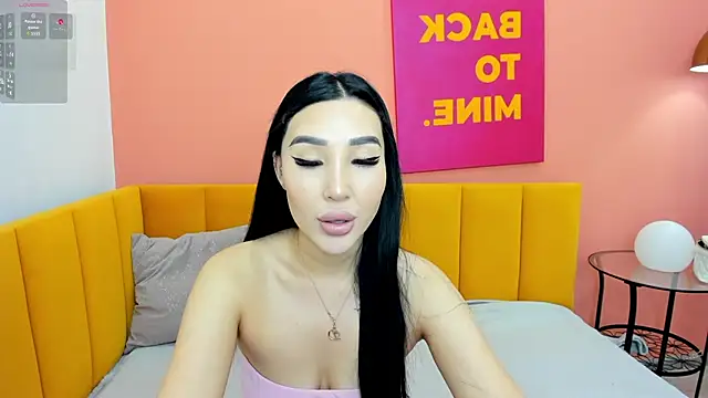 Jennifer Munoz online show from 11-16-25, 01:32