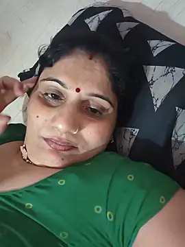 Snapshot of Rakhi99x chatting on 06-10-26, 10:05 Rakhi99x online show from 06-10-26, 10:05