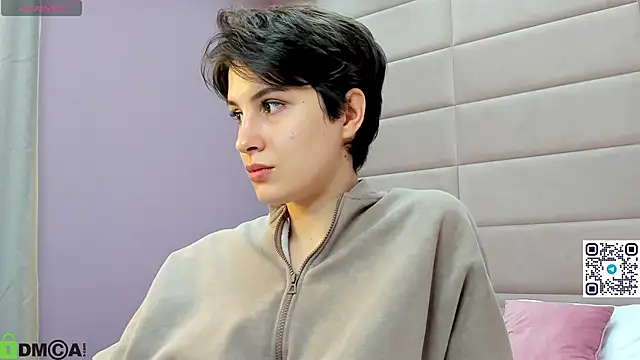 Adeline Perle online show from 11-23-25, 01:04