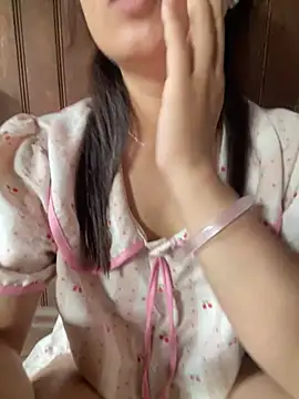 Snapshot of Ngoc-bbi chatting on 06-25-26, 12:52 Ngoc-bbi online show from 06-25-26, 12:52